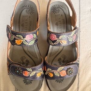 Artisan Floral Embroidered Sandals - Black